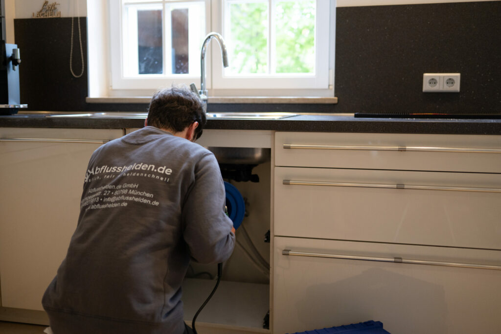 Rohrreinigung bei verstopfter Küche